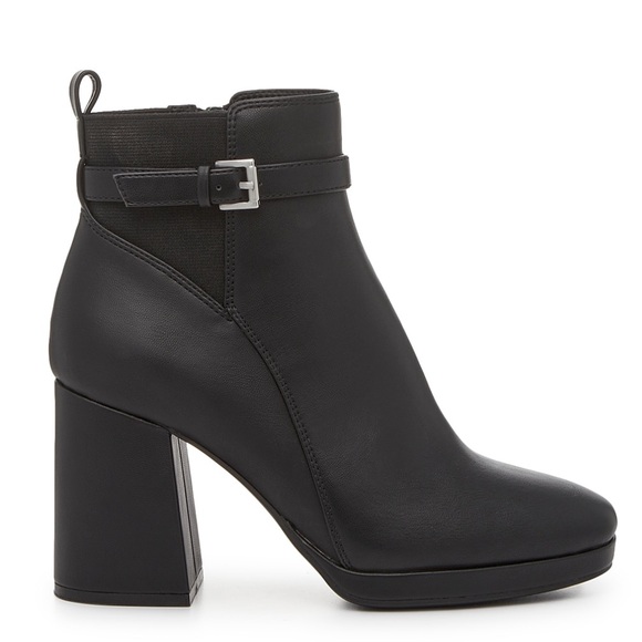 Kelly & Katie Gavan Black Leather Booties (10) - Picture 1 of 8